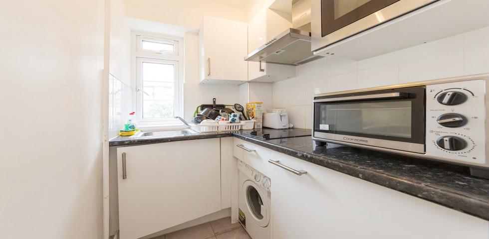 Modern Studio a short walk from Hendon Thameslink Russell Road, Hendon